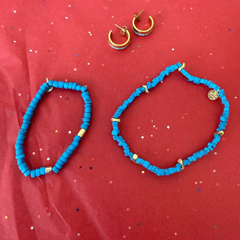Pura Vida Turquoise and Gold Beaded Jewelry Set